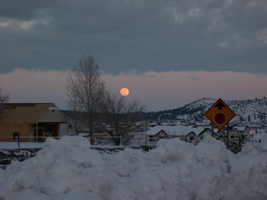 Moon on the horizona